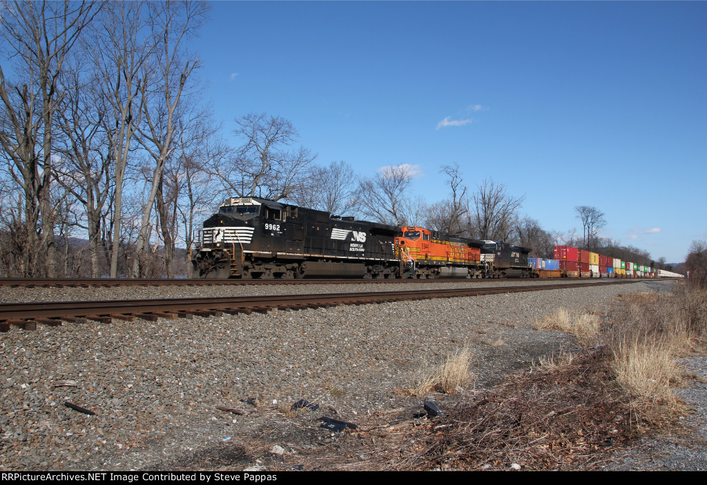 NS 9962 with train 21W